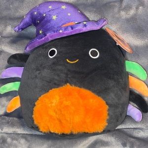 Gildie (The Spider) 8” Halloween Squishmallow.